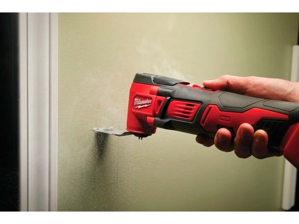 Milwaukee multiværktøj