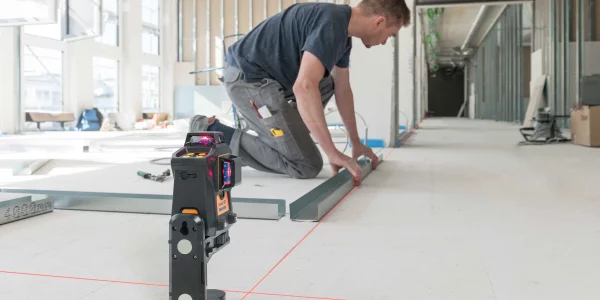 Guide til valg af rød eller grøn farve laser hos 10-4.dk