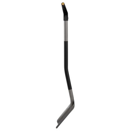 Fiskars Ergonomic skovl Fiskars Ergonomic skovl sikrer komfort og holdbarhed. Skovlen har et stål-skaft og bredt blad, ideel til at flytte grus, sand og jord. Billedet viser produktet i en skrå vinkel.