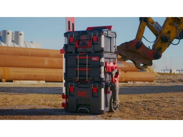 Milwaukee PACKOUT krogrække med 3 kroge. Billedet viser produktet med hvid baggrund.