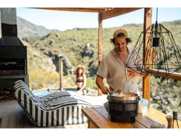 Cobb Pro Gas gasgrill, produkt set forfra