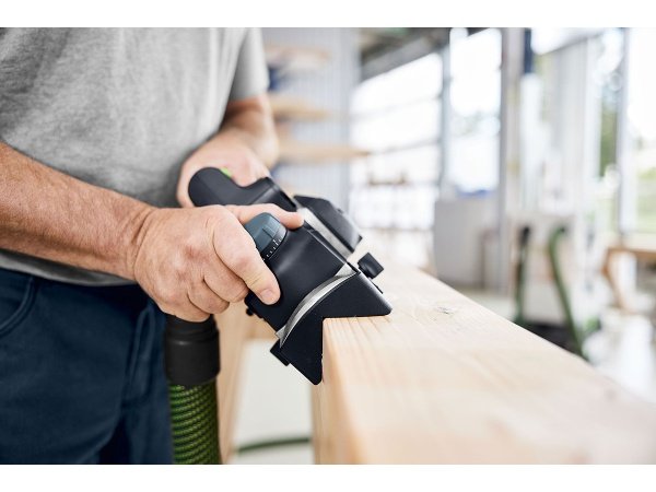 Festool akku høvl Festool akku høvl HLC 82 EB-Basic. Billedet viser produktet med hvid baggrund.