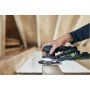 Festool excenter sliberETSC 2 150-Basic. Miljøbilledet viser produktet i brug på træ tæt på. 