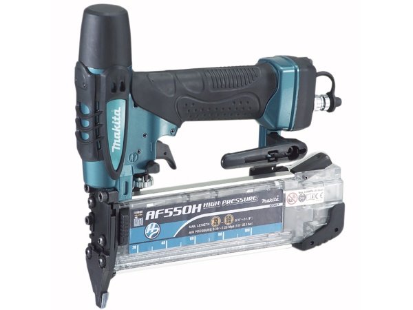 Tjep kompressorsæt Tjep kompressorsæt med slangeoprul, Makita AF550H HP, F18 stiftepistol, Makita AN510H HP, sømpistol og Makita AN250HC HP, beton sømpistol.