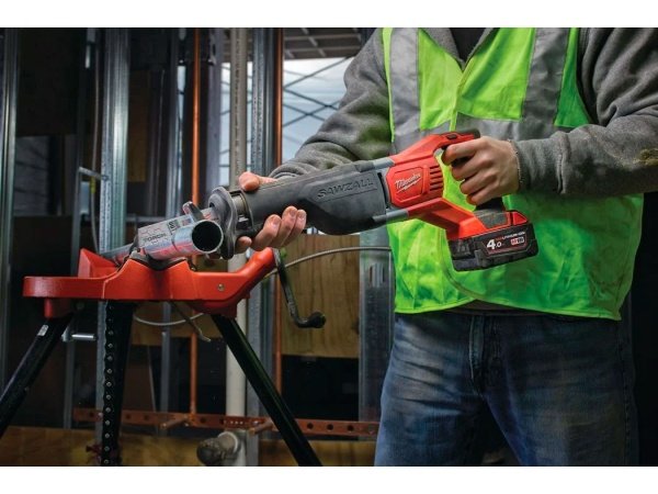 Milwaukee bajonetsav