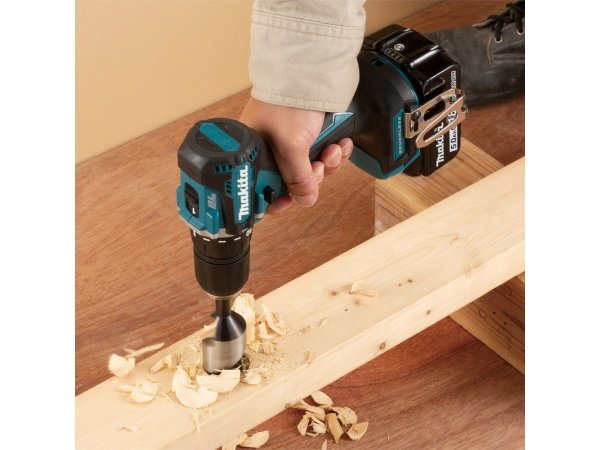 Makita bore-/skruemaskine