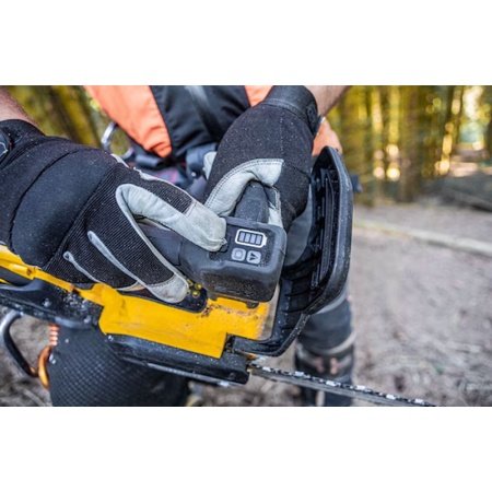 Dewalt kædesav DCMCST635N-XJ Dewalt kædesav DCMCST635N-XJ. Billedet viser produktet med hvid baggrund.