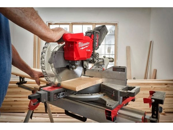 Milwaukee kap-/geringssav