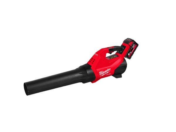 Milwaukee M18 FUEL™ Løvblæser Fjern affald med denne kraftfulde Milwaukee M18 FUEL™ Løvblæser. Oplev op til 14,2 m³/min luftvolumen ved 193 km/t, hurtig opstart og variabel hastighedslås. Billede viser hele produktet.