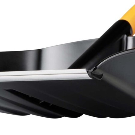 Fiskars sneskovl X-series