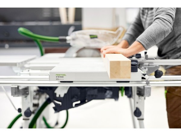 Festool rullebord ST 840 TKS 80 t/rundsav fungerer som ekstra udvidelse i venstre side af bordrundsaven