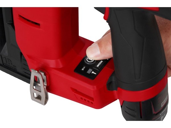 MILWAUKEE M12 FCN18GS-0X Stiftepistol MILWAUKEE M12 FCN18GS-0X Stiftepistol. Sømlængde 16 - 38 mm. Billedet viser produktet med hvid baggrund.