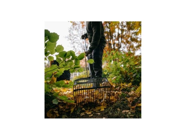 Fiskars bladskovl Fiskars bladskovl fra Ergonomic- serien. Billedet viser produktet med hvid baggrund.