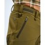 Pinewood Furudal Hunters Hybrid Stretch bukser. Miljøbilledet viser produktets talje. 