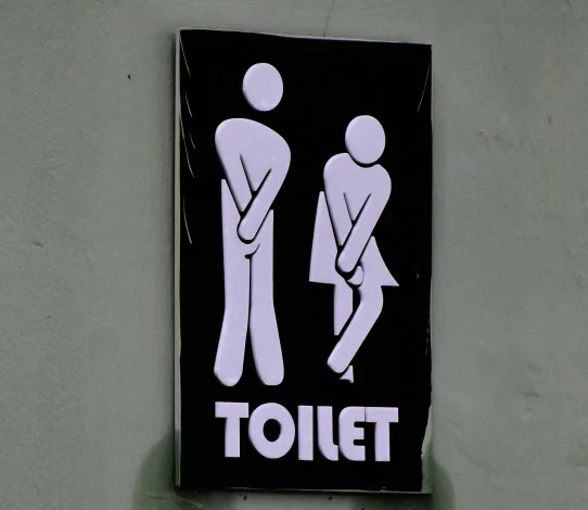 Stoppet toilet? Sådan løser du det hurtigt og nemt 10-4.dk