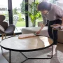 Leifheit støvkost. Produkt vises i miljø med model 