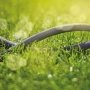 Gardena Liano tekstilslange på 25 m. Miljøbilledet viser produkt tæt på.