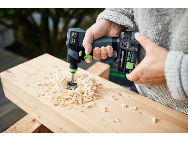 Festool akku bore/skruemaskine Festool akku bore/skruemaskine TXS 18-basic- 3,0. Billedet viser produktet med kuffert og tilbehør.