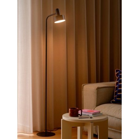 Nordlux Matis gulvlampe Nordlux Matis gulvlampe sort. Billedet viser produktet med hvid baggrund.