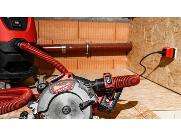 Milwaukee stikkontakt