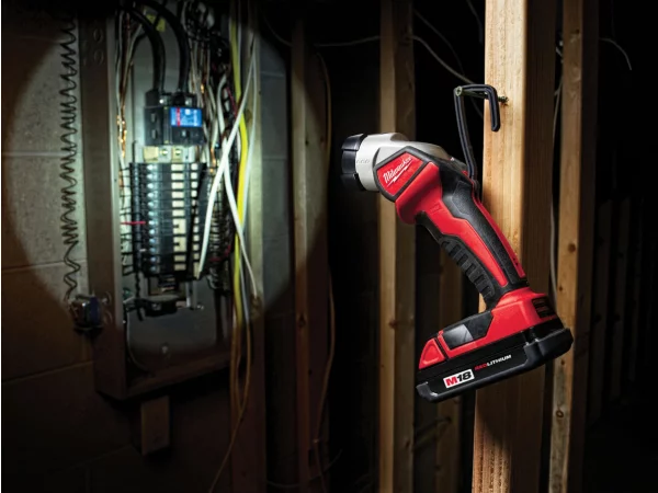 Milwaukee slagboremaskine, produkt set forfra samlet