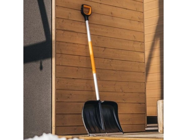 Fiskars sneskraber X-series