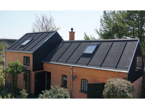 Isola tagpap selvbygger sort