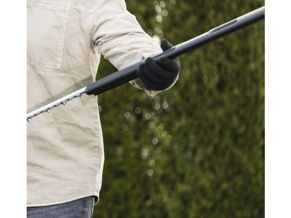 Scheppach hækkeklipper C-HT570-X, 57cm svær, Solo. Billedet viser produktet med hvid baggrund.