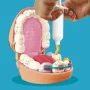 Play-Doh tandlægesæt. Produkt vises i brug