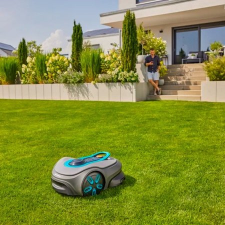Robotplæneklipper uden kanttråd fra Gardena. Avanceret model med masser af fordele