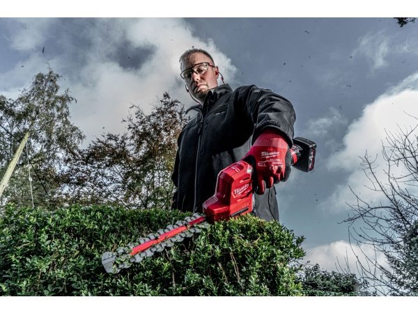 Milwaukee hækkeklipper