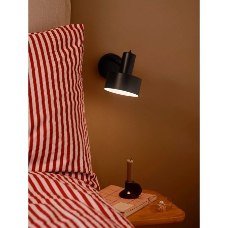 Nordlux Matis væglampe sort. Billedet viser produktet med hvid baggrund.