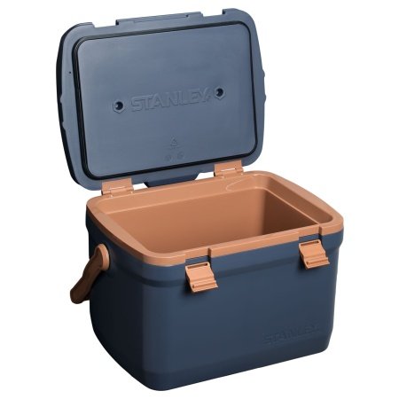 Stanley Easy-Carry køleboks Stanley Easy-Carry køleboks 15,1 ltr. Twilight. Billedet viser produktet fra en skrå vinkel.