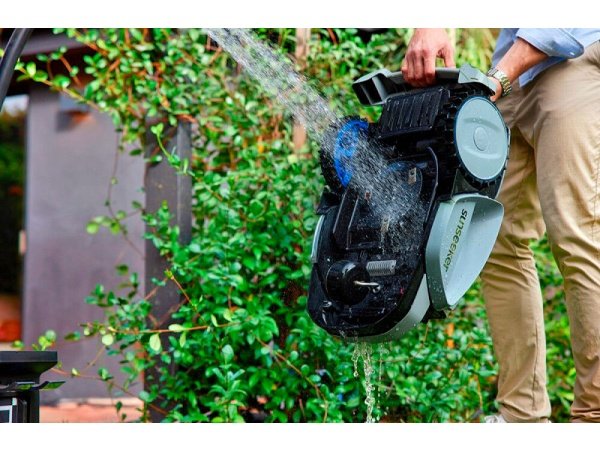 Sunseeker S3 robotplæneklipper. Produkt vises