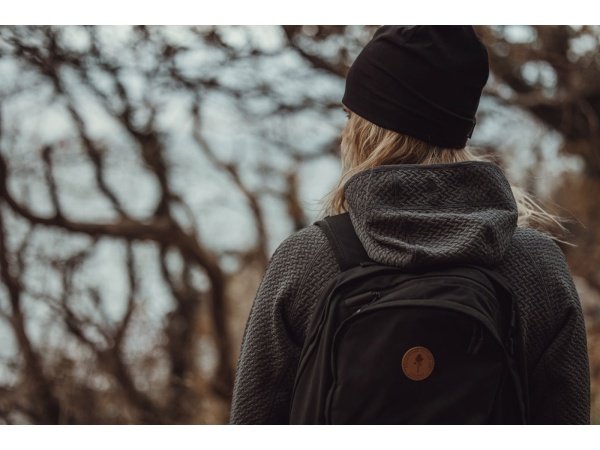 Pinewood Merino uldhue i orange. Billedet viser produktet med hvid baggrund.