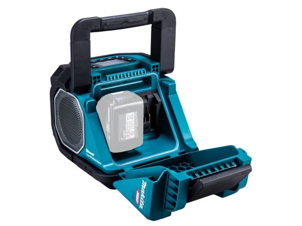 Makita bluetooth højttaler 40V med høj lydstyrke og kraftig bas. Billedet viser produktet forfra.