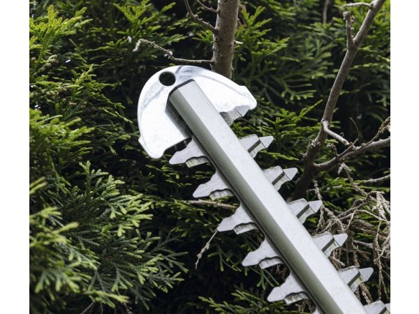 Scheppach hækkeklipper C-HT570-X, 57cm svær, Solo. Billedet viser produktet med hvid baggrund.