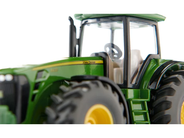 John Deere Traktor m/trailer