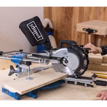 Scheppach kap-/geringssav HM216 Scheppach kap-/geringssav HM216 Inkl. 2 stk. savklinger m/24T og 48T. Billedet viser produktet med hvid baggrund.