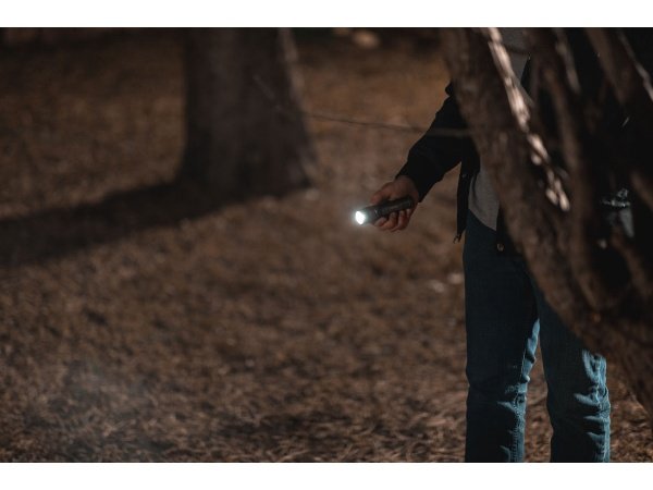 NEBO Newton NEBO Newton slidstærk lygte m/ 500 lumen