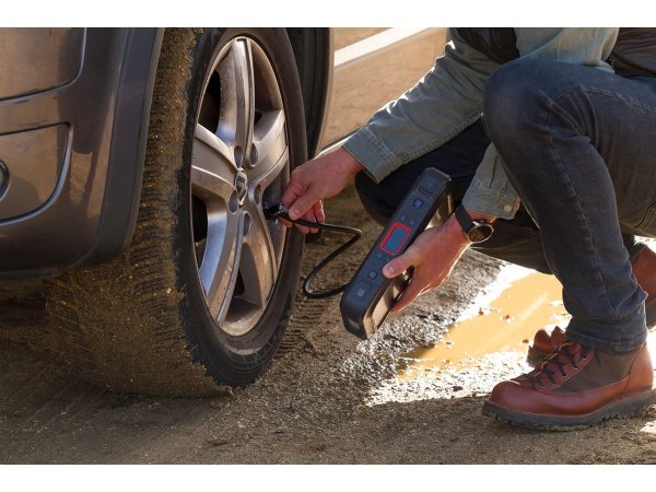 Nebo Ultimate Air Nebo Ultimate Air Jump starter. Billedet viser produktet med hvid baggrund.
