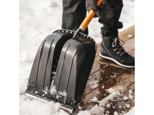 Fiskars sneskovl X-series