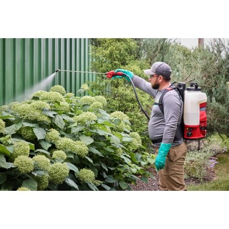 Milwaukee M18™ Gen2 rygsprøjte. Billedet viser produktet med hvid baggrund.