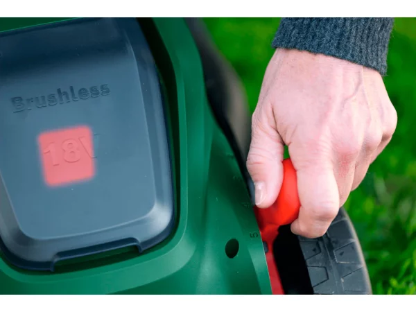 Bosch Rotak 18V-32 plæneklipper