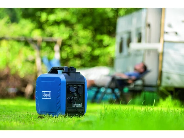 Scheppach inverter generator SG2500 I er en kompakt og kraftfuld strømgenerator Inverter generator som kan forsyne følsomme apparater som frysere og køleskabe med nødstrøm