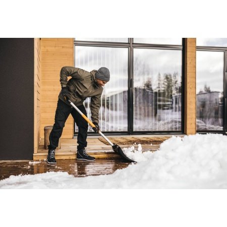 Fiskars sneskraber X-series