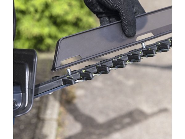 Scheppach hækkeklipper BC-HT720-X, 72 cm svær. Billedet viser produktet med hvid baggrund.