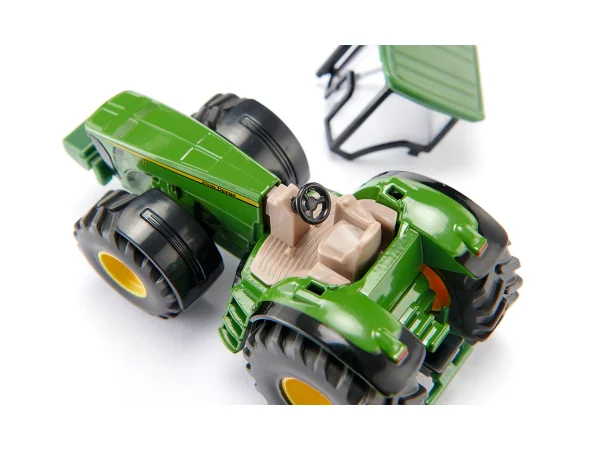 John Deere Traktor m/trailer