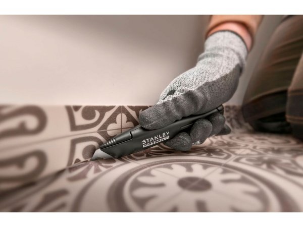 Stanley FatMax trapez prof-kniv Inkl. hylster, sort. Billedet viser produktet og hylster.