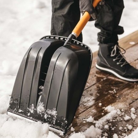 Fiskars sneskovl X-series
